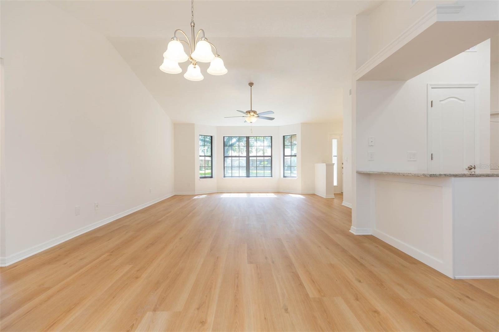 Image 10 of 49 For 6625 Foxmoor Drive