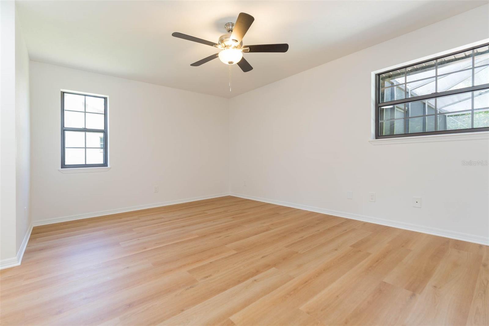 Image 21 of 49 For 6625 Foxmoor Drive