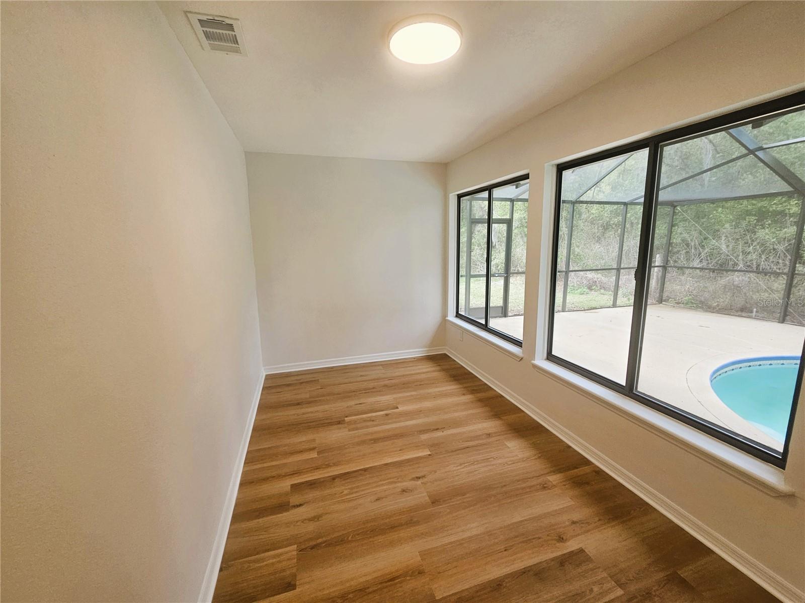 Image 24 of 49 For 6625 Foxmoor Drive