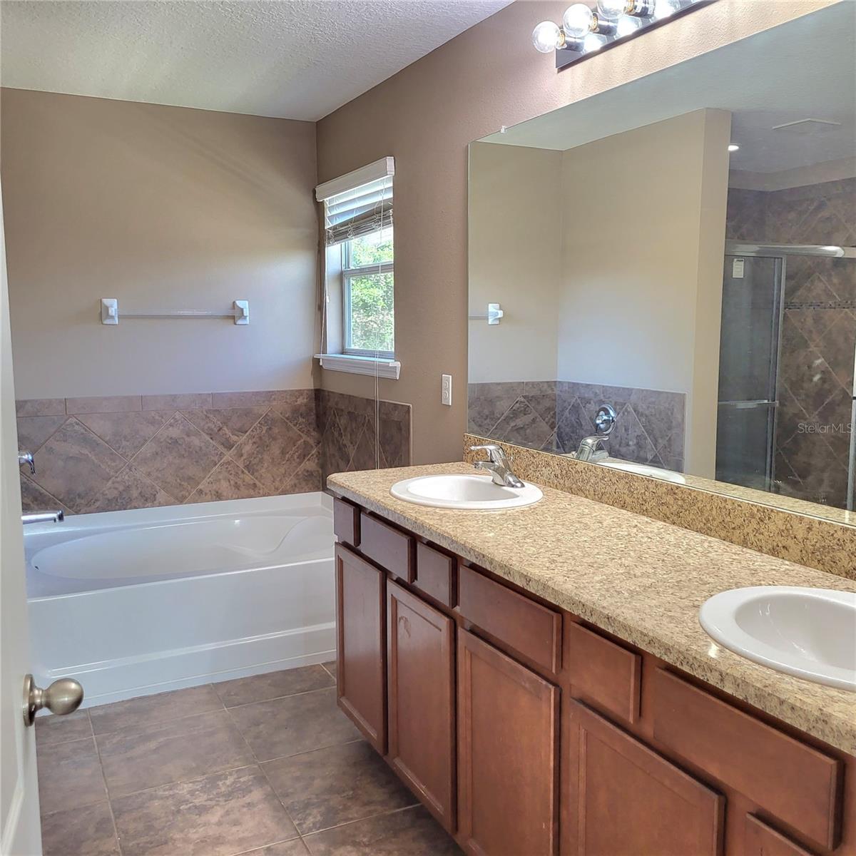 Image 14 of 26 For 36142 Laguna Hills Circle