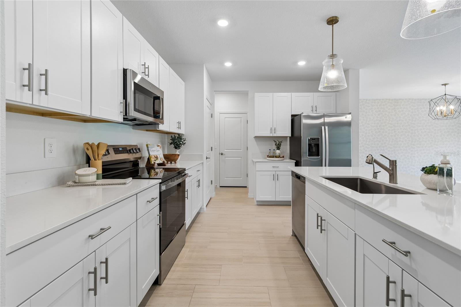 Listing photo id 8 for 10065 Gentle Rain Drive