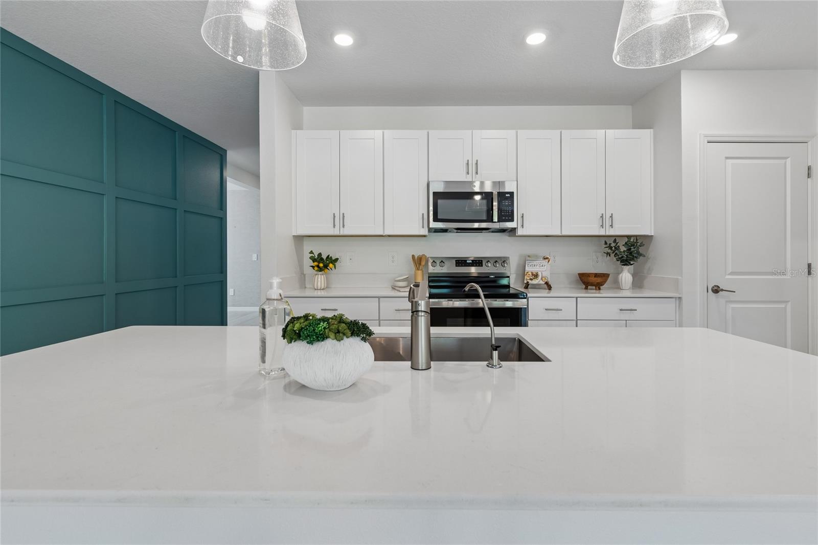 Listing photo id 9 for 10065 Gentle Rain Drive