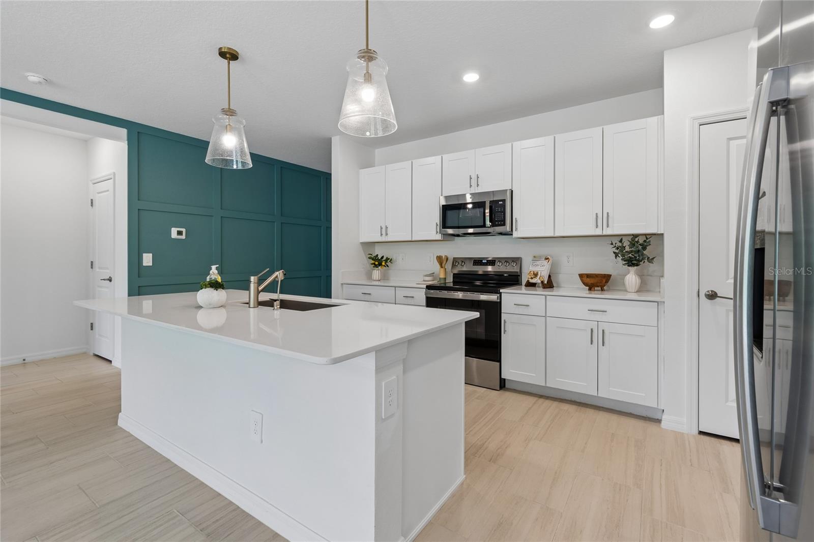 Listing photo id 10 for 10065 Gentle Rain Drive