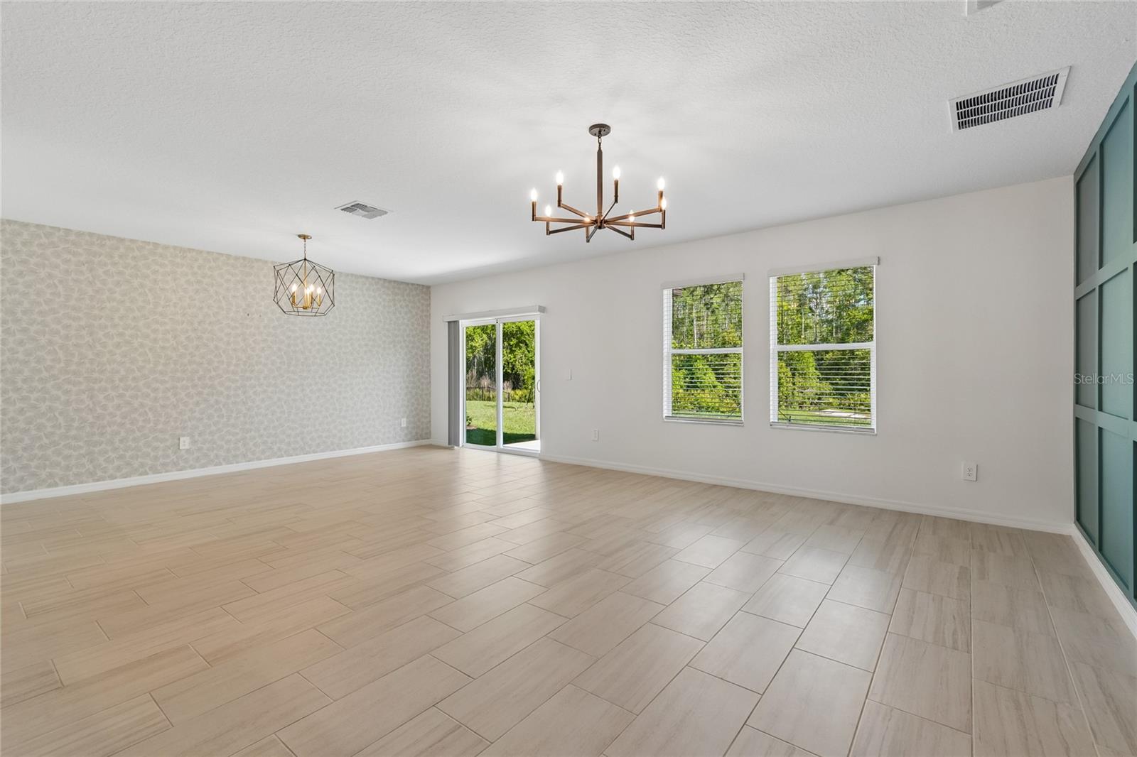 Listing photo id 13 for 10065 Gentle Rain Drive