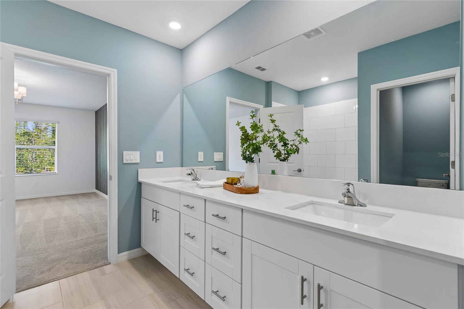 Listing photo id 18 for 10065 Gentle Rain Drive