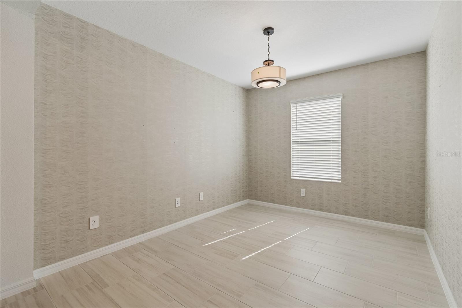 Listing photo id 4 for 10065 Gentle Rain Drive