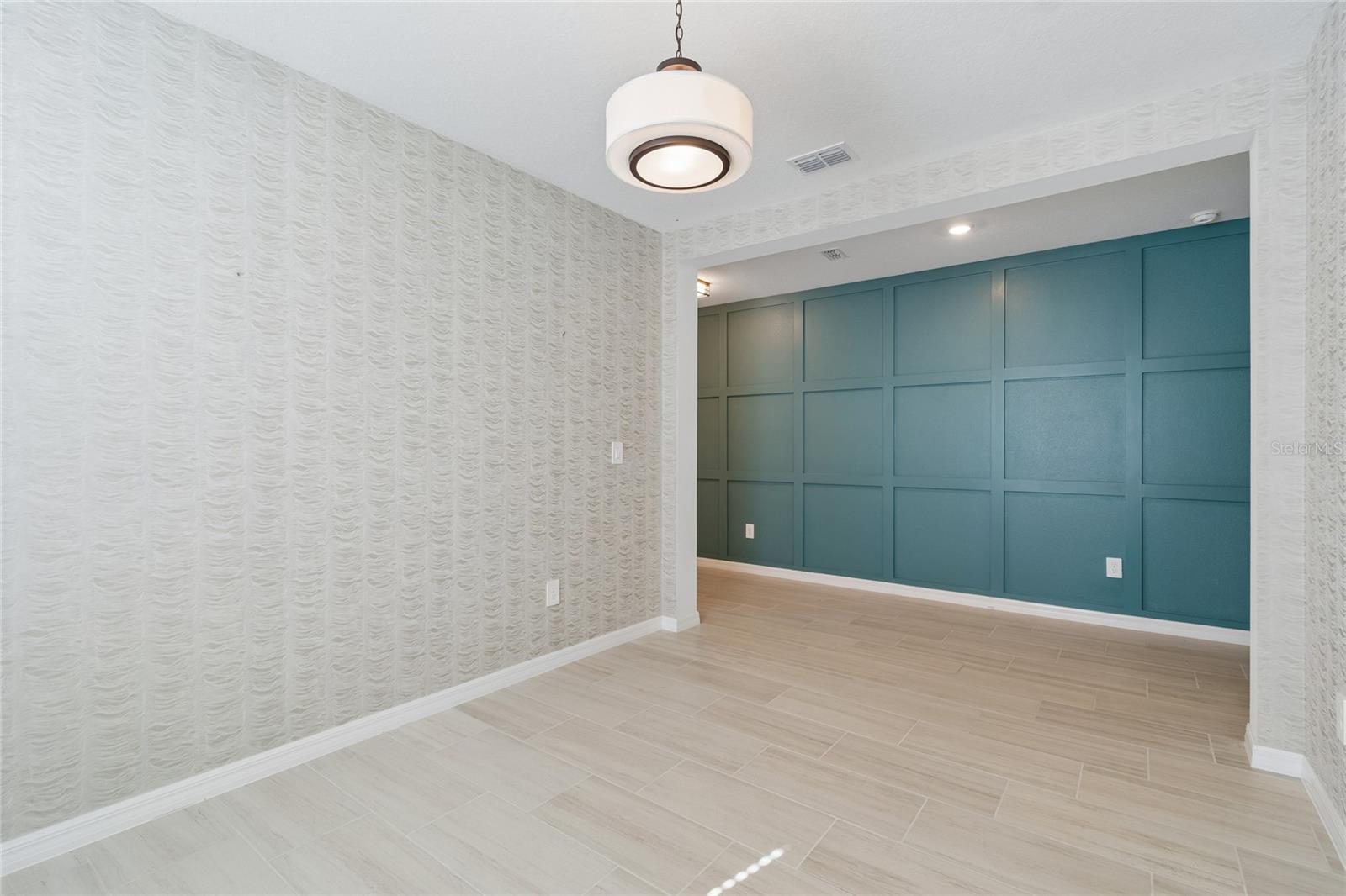 Listing photo id 5 for 10065 Gentle Rain Drive