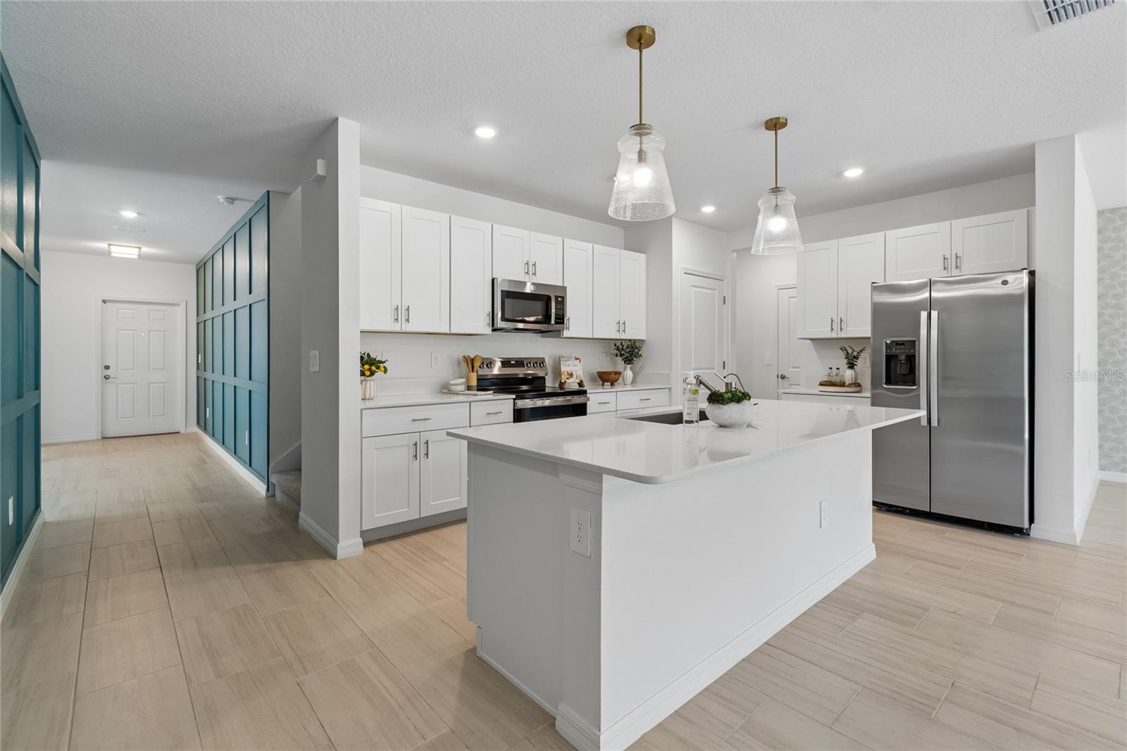 Listing photo id 6 for 10065 Gentle Rain Drive