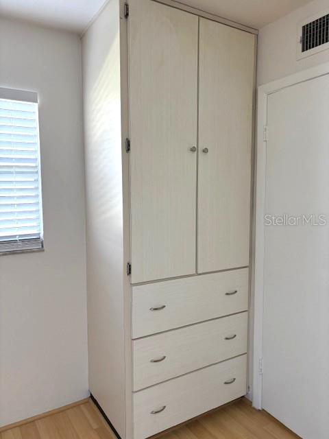 Image 24 of 33 For 1901 Andover Way 38