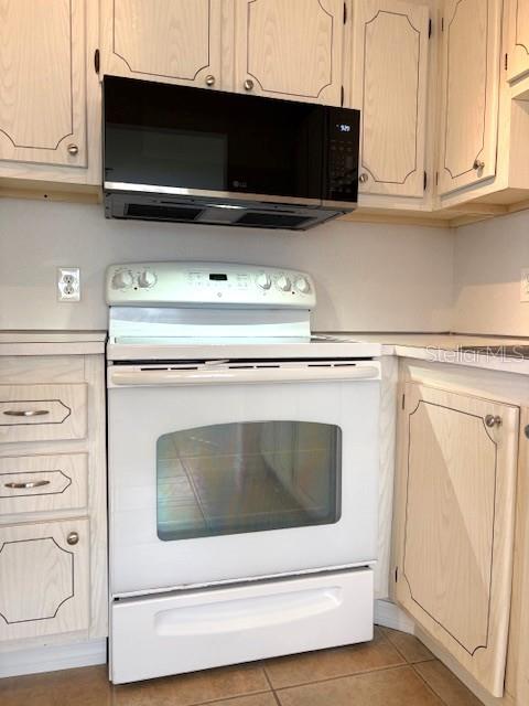 Image 14 of 30 For 201 Kings Boulevard 19