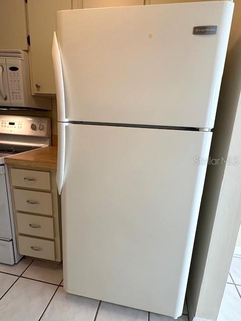 Image 11 of 37 For 407 Feltham Trail B