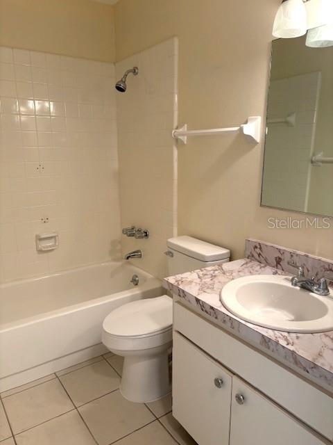 Image 21 of 37 For 407 Feltham Trail B