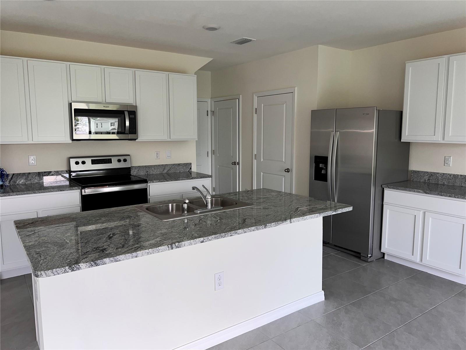 Image 21 of 52 For 3379 Suncoast Plains Drive