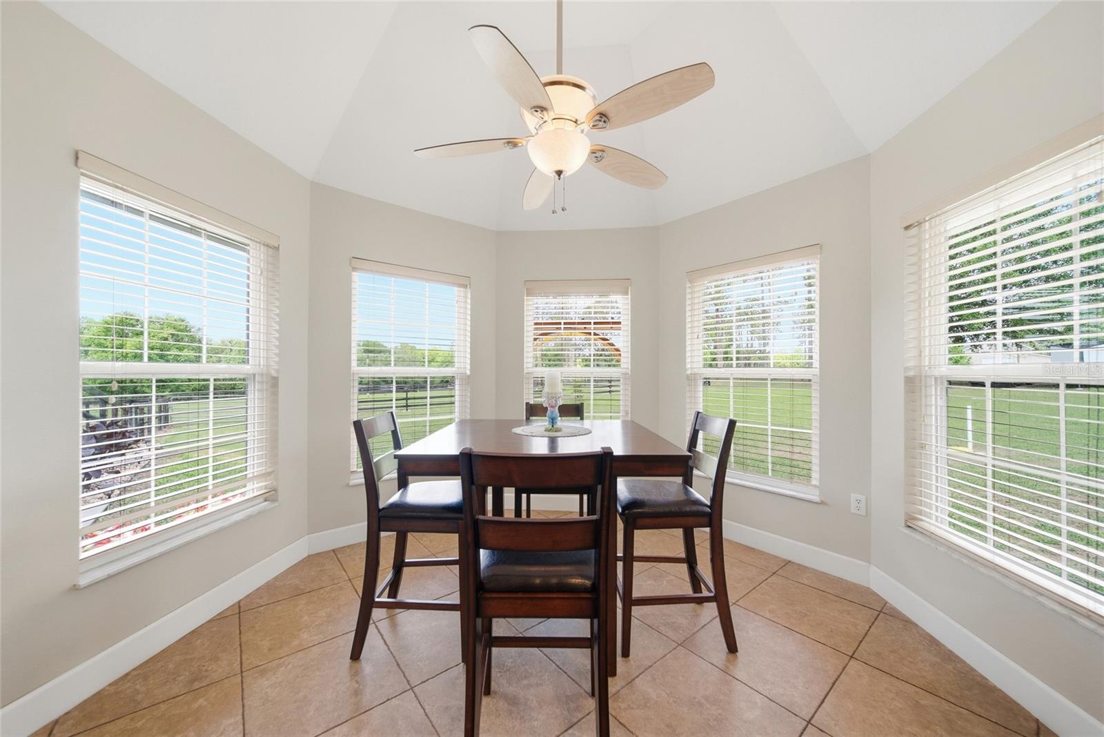 Image 13 of 67 For 32640 Blueberry Hill Way