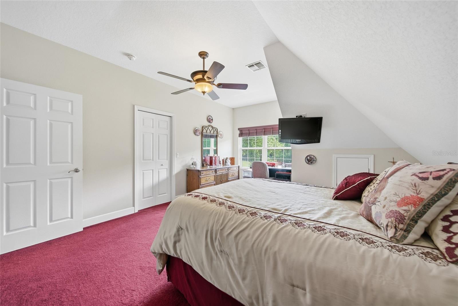 Image 33 of 67 For 32640 Blueberry Hill Way