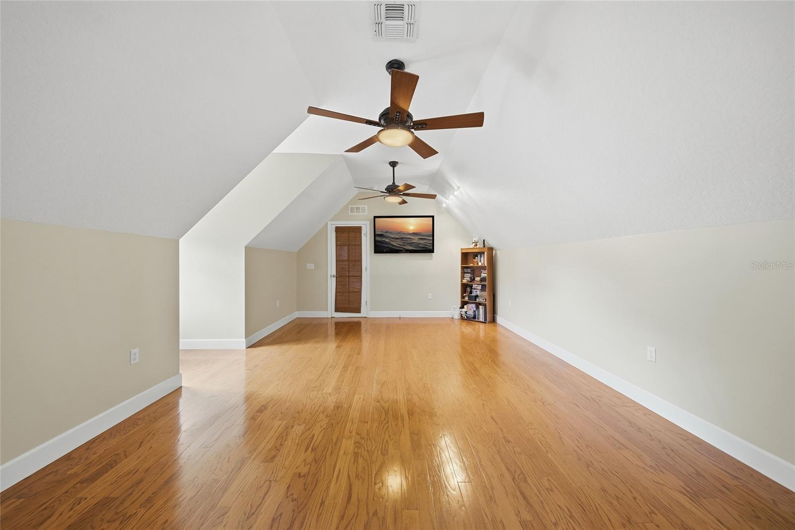 Image 39 of 67 For 32640 Blueberry Hill Way