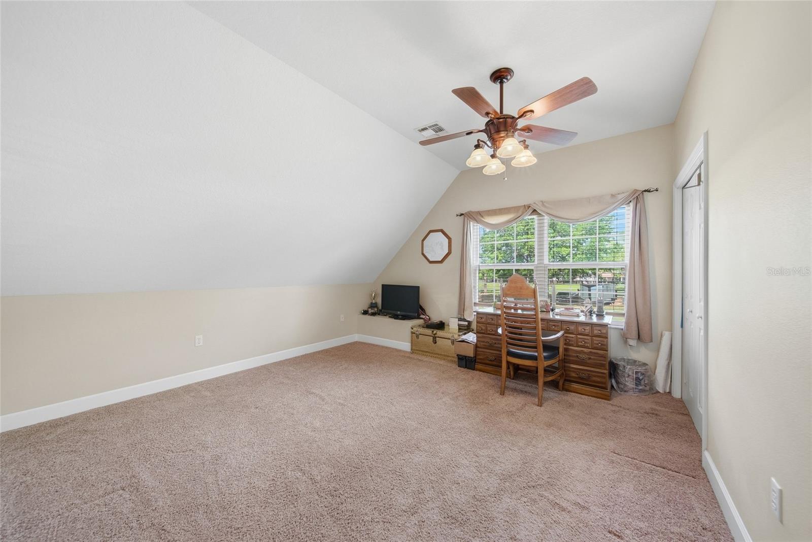 Image 44 of 67 For 32640 Blueberry Hill Way