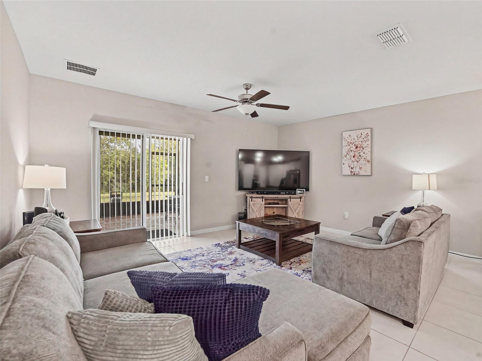 Image 10 of 35 For 509 Royal Empress Drive