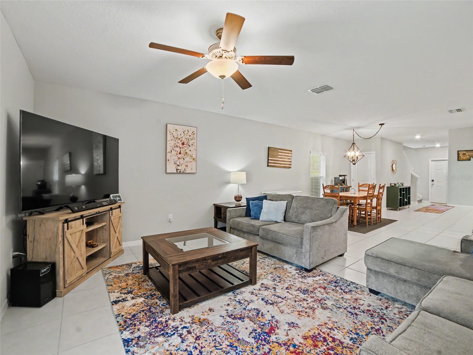 Image 11 of 35 For 509 Royal Empress Drive