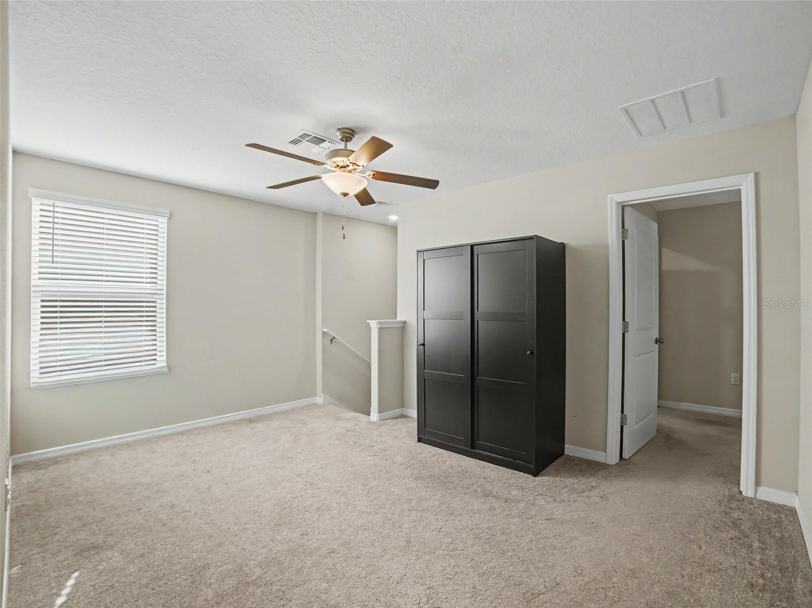 Image 13 of 35 For 509 Royal Empress Drive