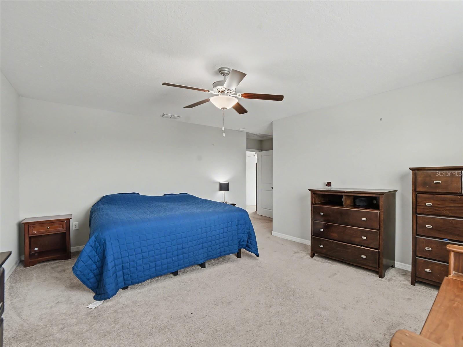 Image 15 of 35 For 509 Royal Empress Drive