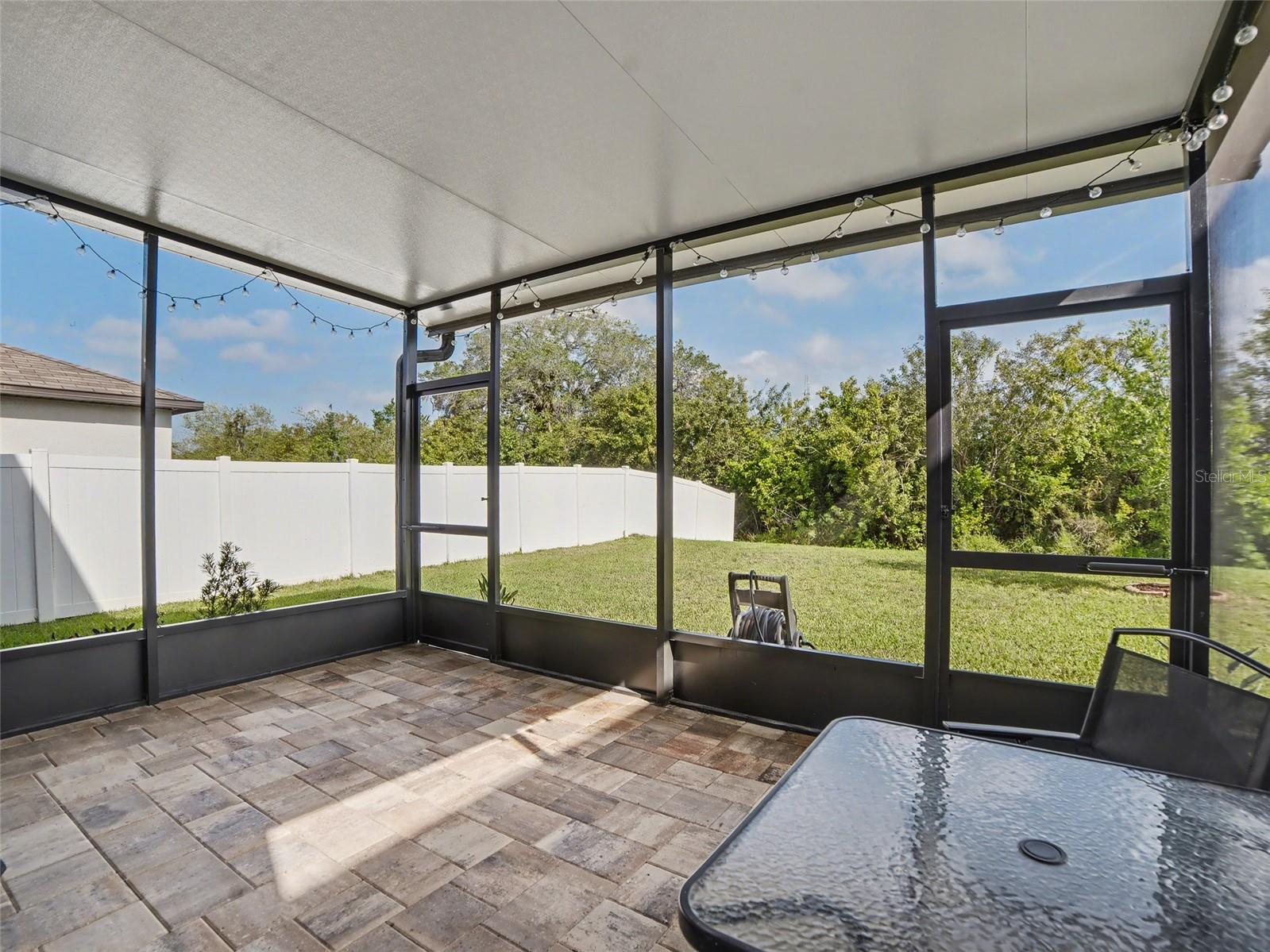 Image 26 of 35 For 509 Royal Empress Drive