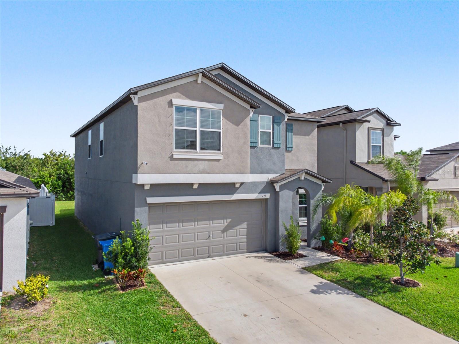 Image 3 of 35 For 509 Royal Empress Drive