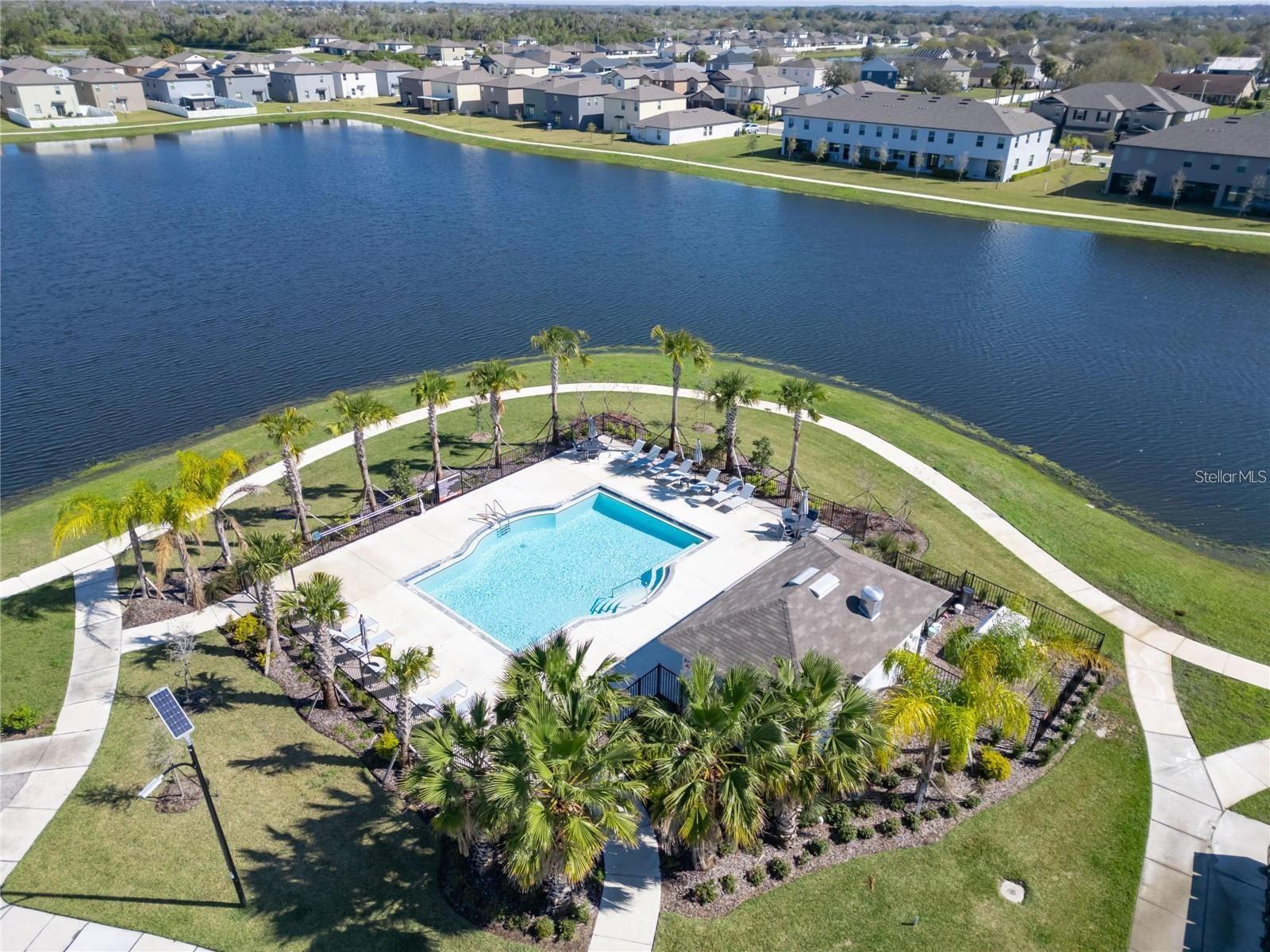 Image 32 of 35 For 509 Royal Empress Drive