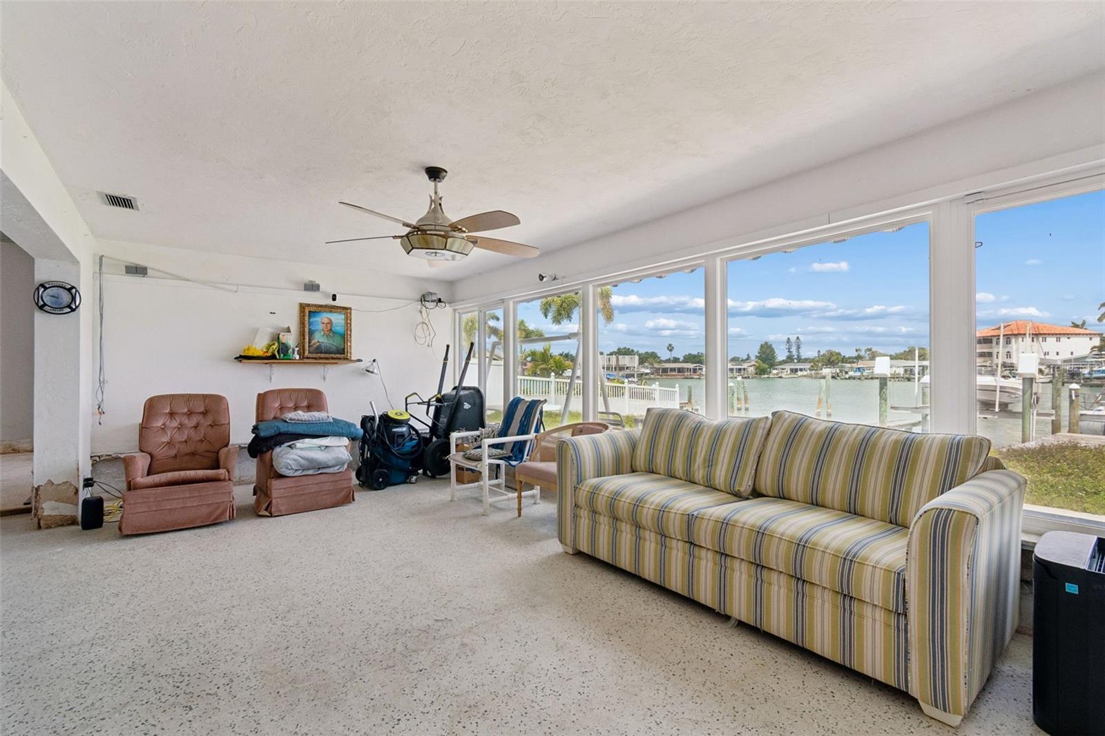 Image 16 of 56 For 15 Bellevue Drive