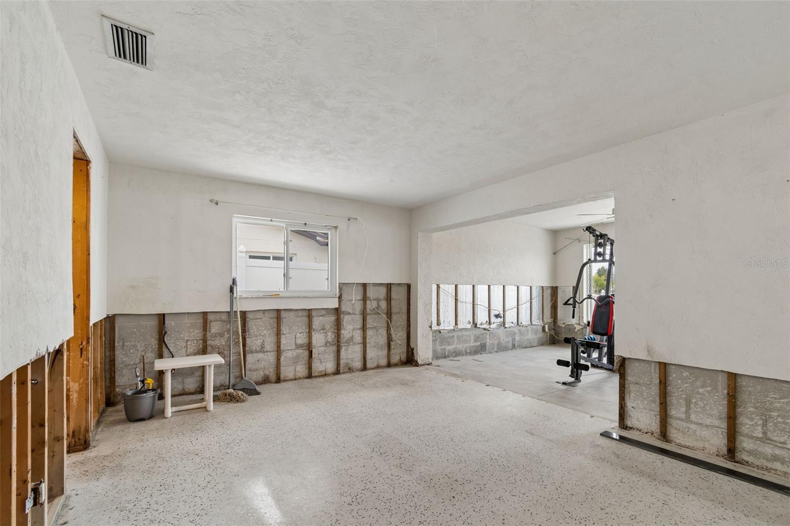 Image 20 of 56 For 15 Bellevue Drive