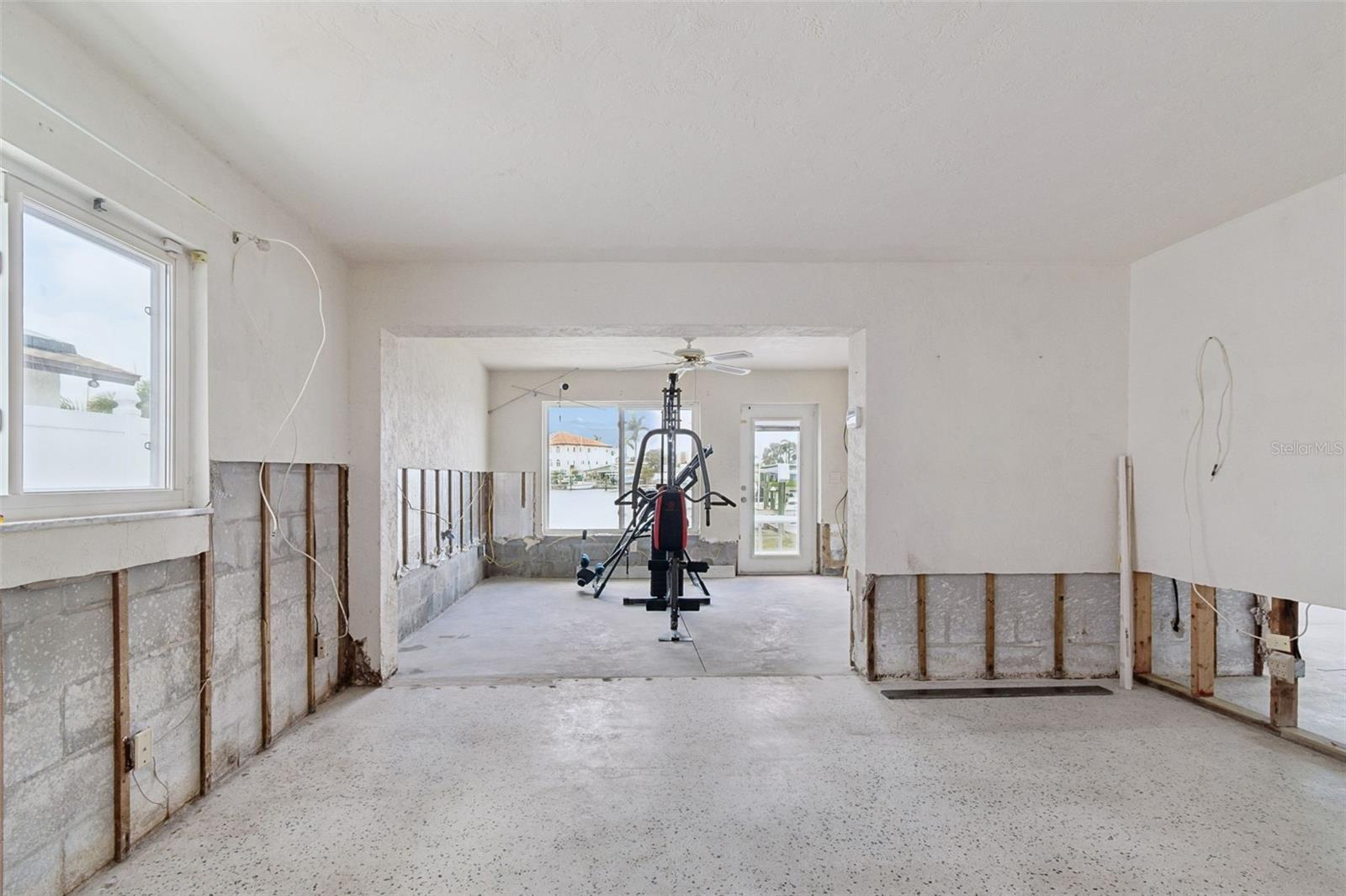 Image 21 of 56 For 15 Bellevue Drive