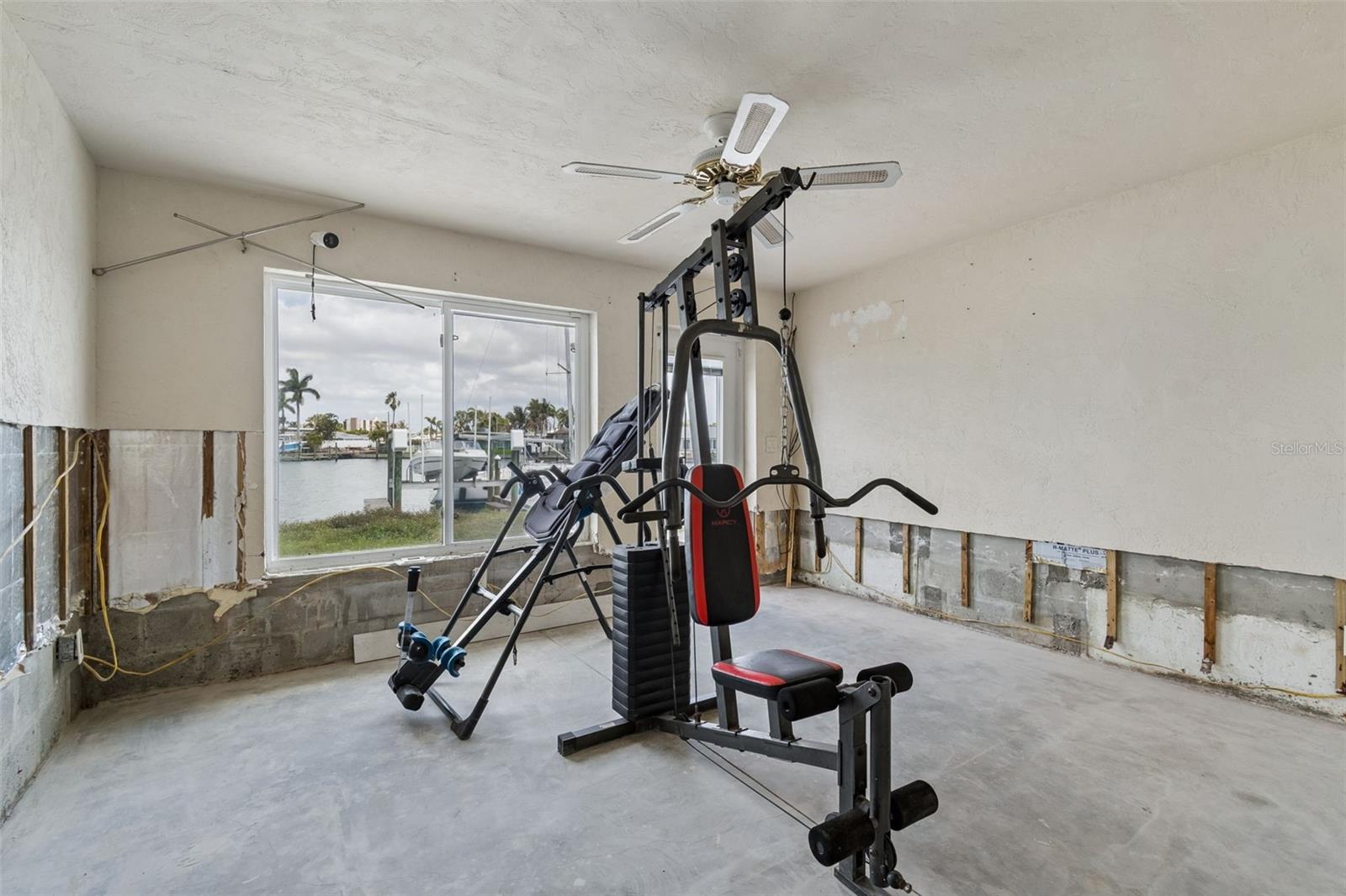 Image 24 of 56 For 15 Bellevue Drive