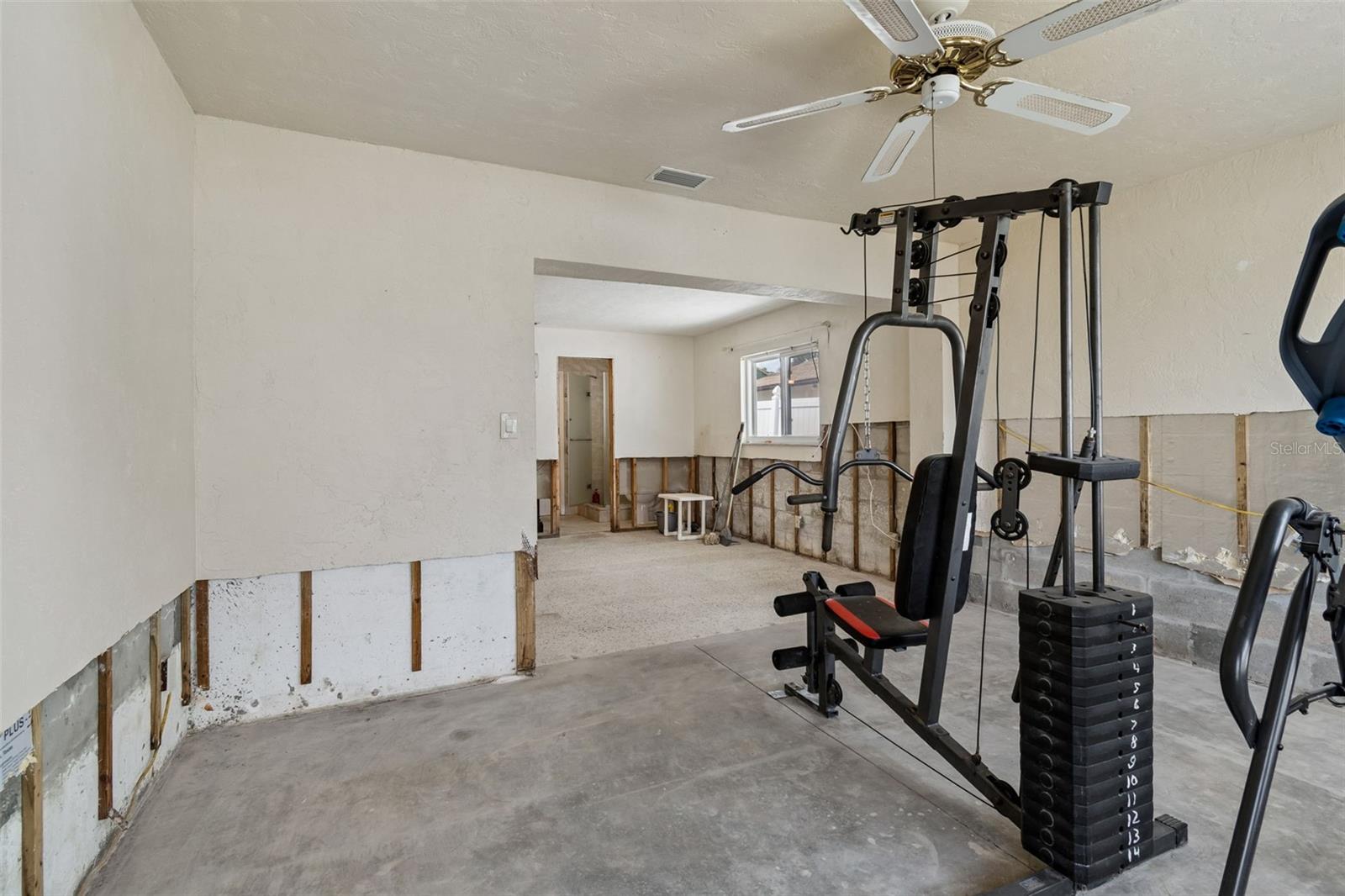 Image 25 of 56 For 15 Bellevue Drive