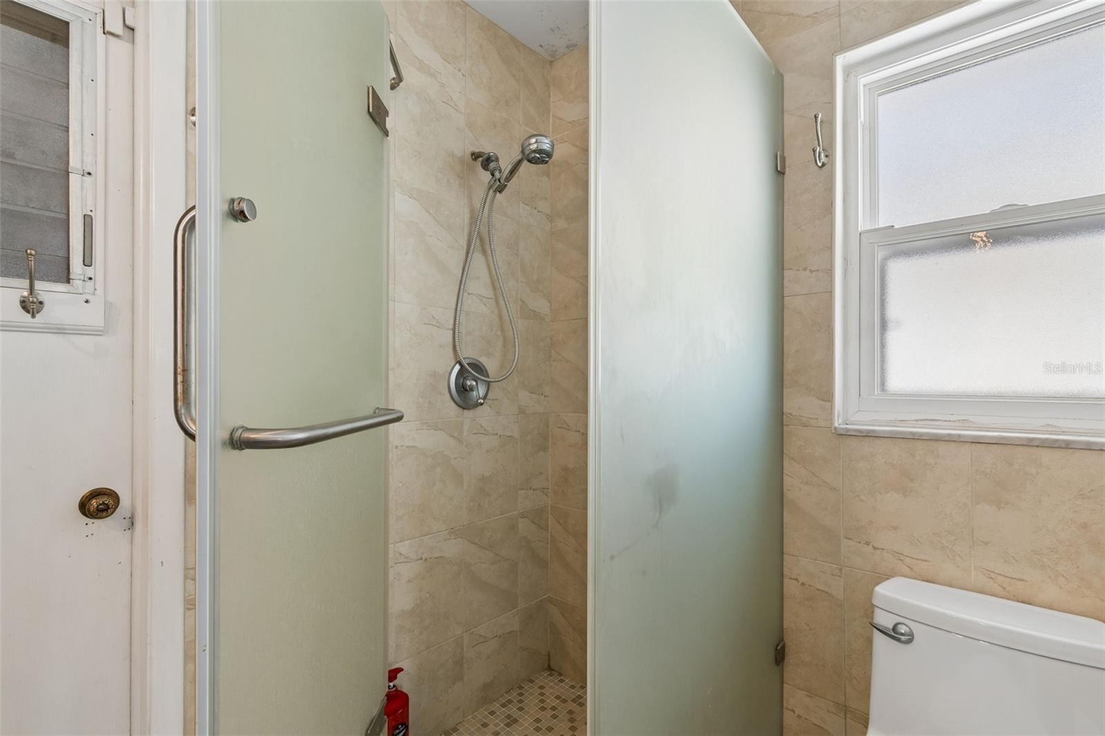 Image 27 of 56 For 15 Bellevue Drive