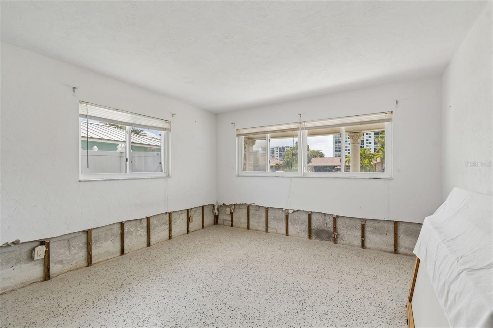 Image 29 of 56 For 15 Bellevue Drive