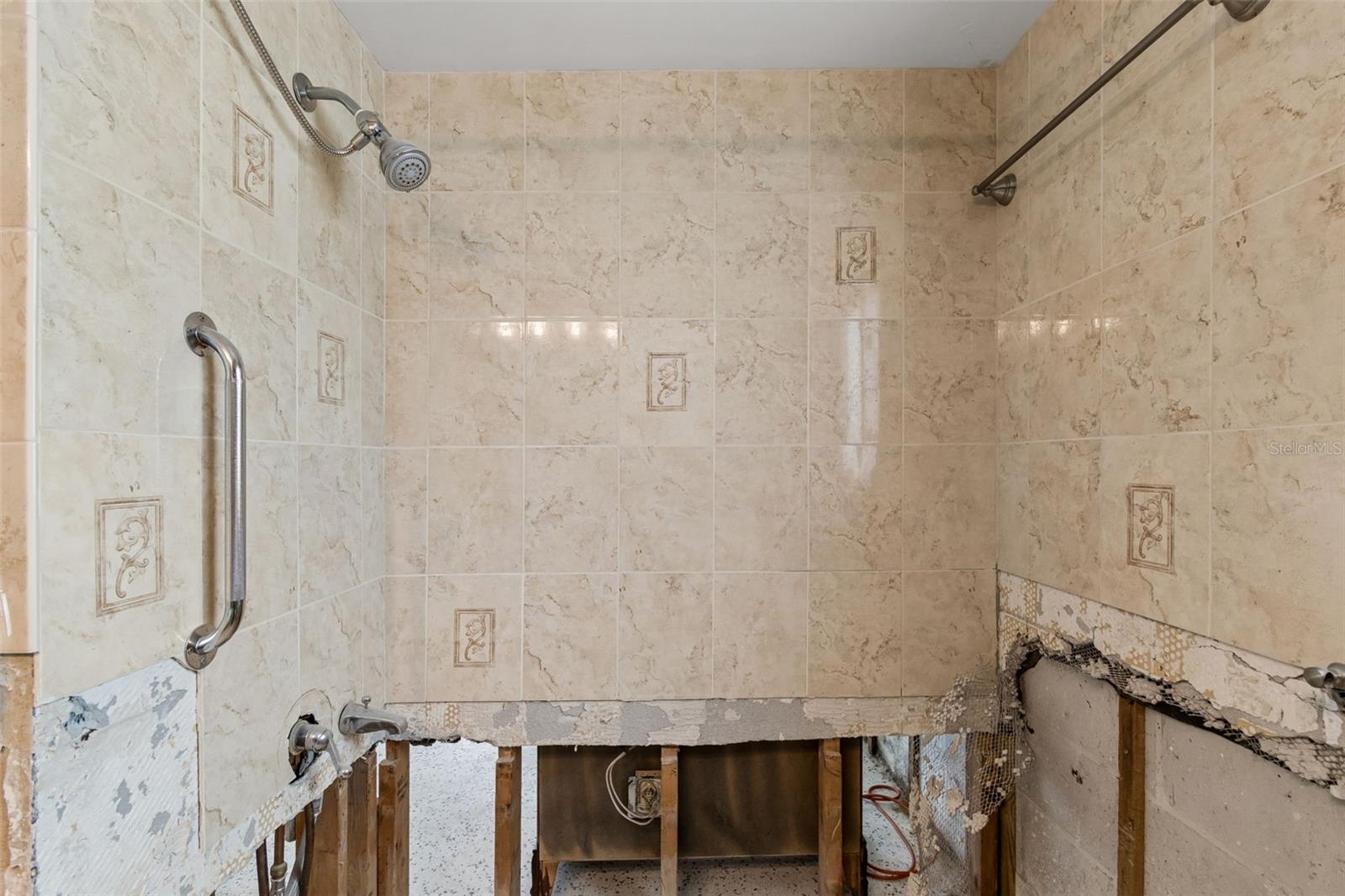 Image 32 of 56 For 15 Bellevue Drive