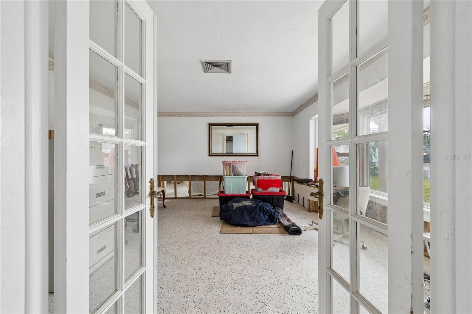 Image 7 of 56 For 15 Bellevue Drive