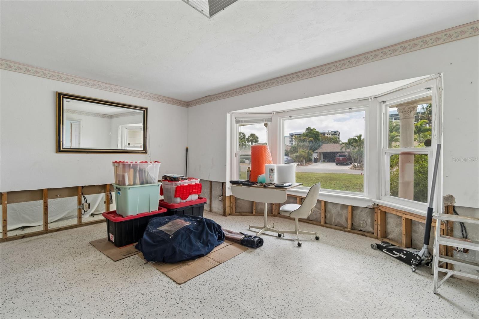 Image 8 of 56 For 15 Bellevue Drive