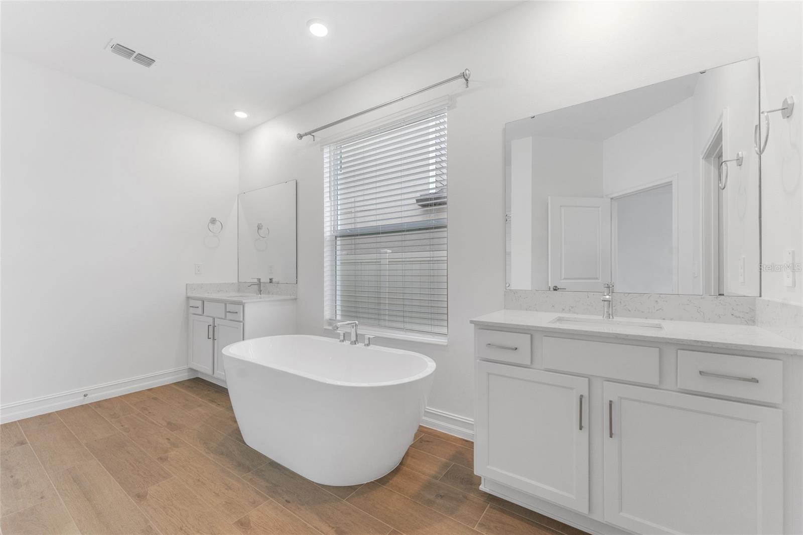 Listing photo id 14 for 18255 Serene Lake Loop