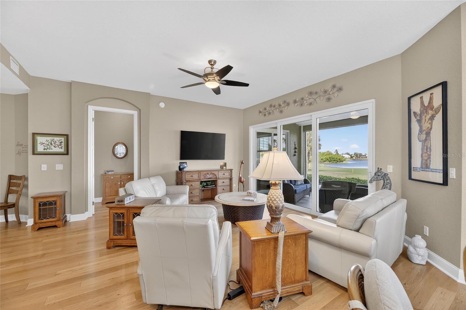 Image 17 of 77 For 1351 Emerald Dunes Drive 1351