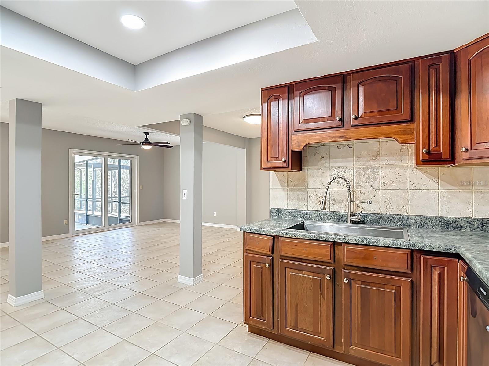 Image 19 of 70 For 2445 Glenview Drive