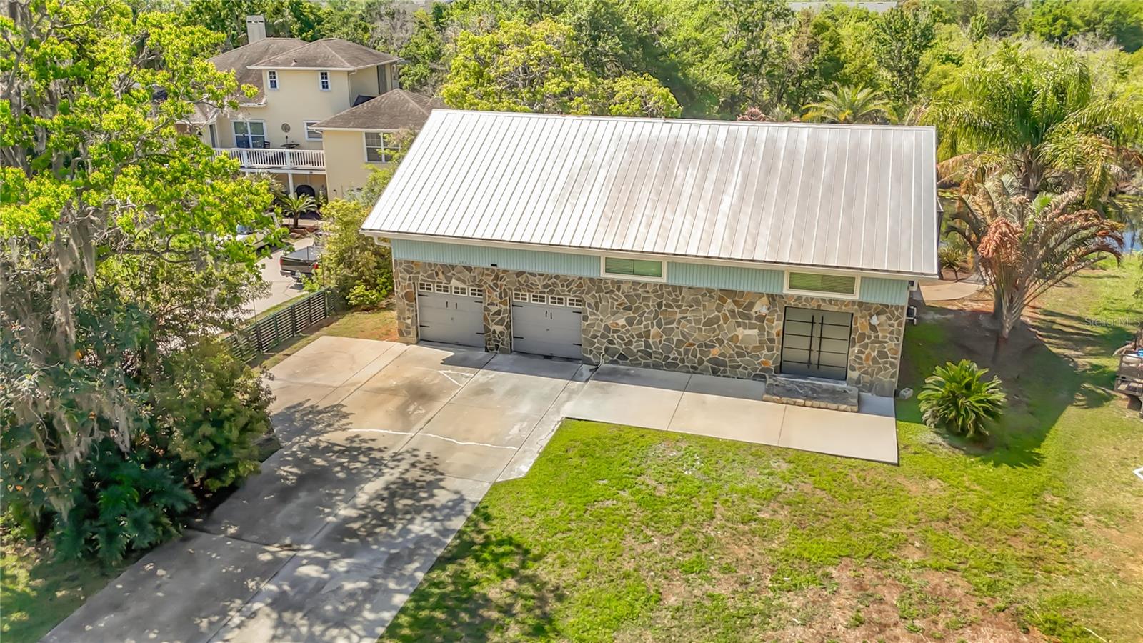 Image 2 of 70 For 2445 Glenview Drive