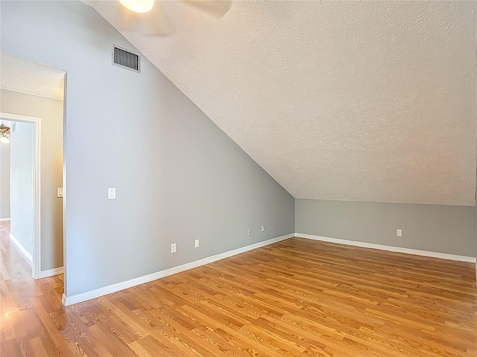 Image 25 of 70 For 2445 Glenview Drive