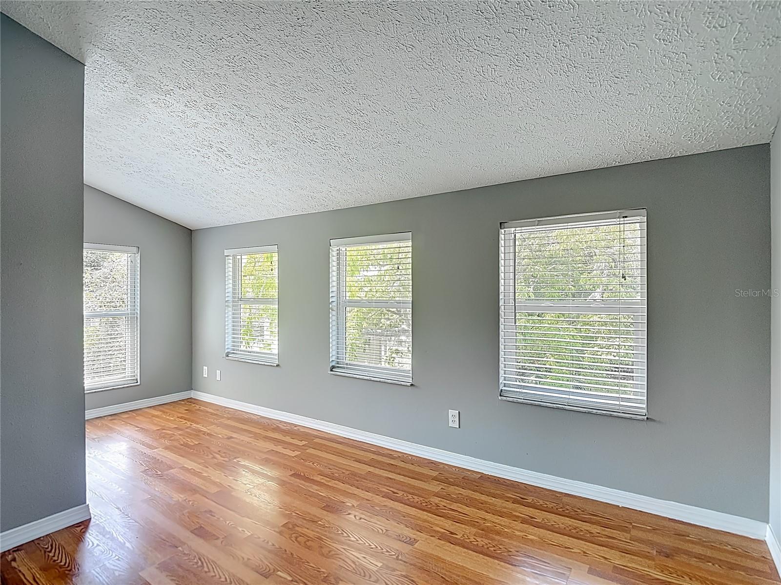 Image 28 of 70 For 2445 Glenview Drive