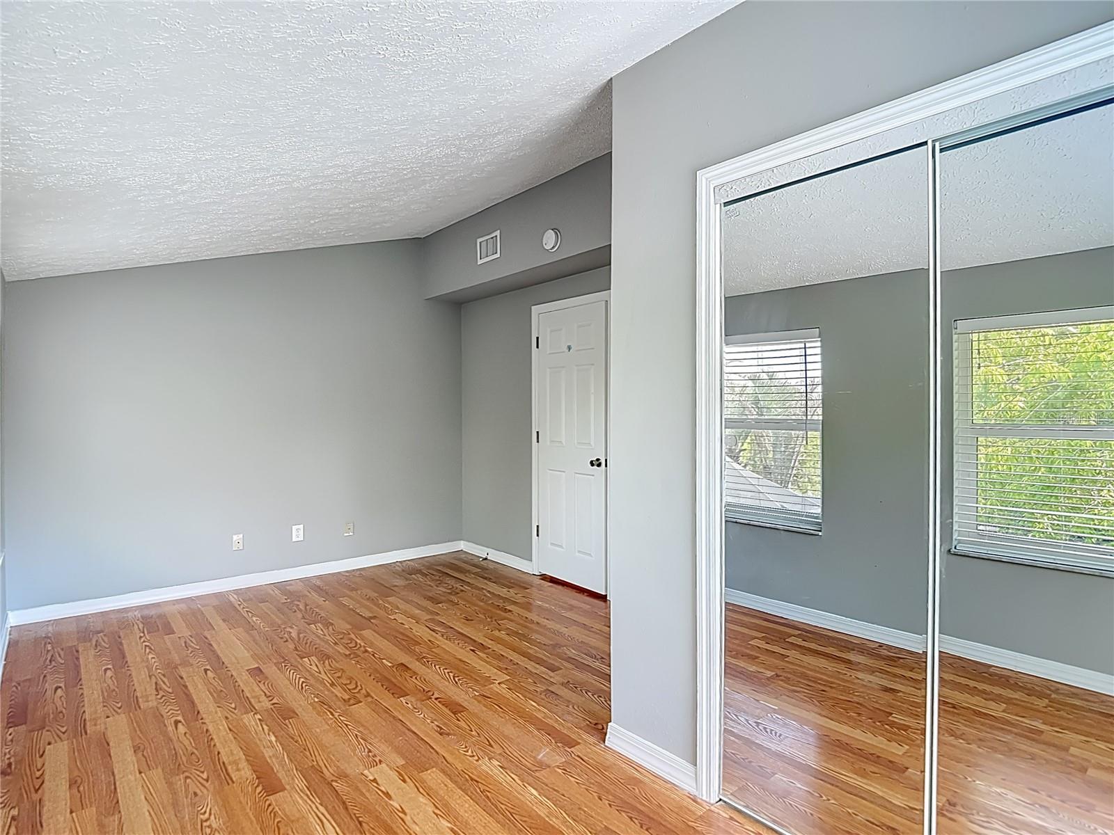 Image 31 of 70 For 2445 Glenview Drive