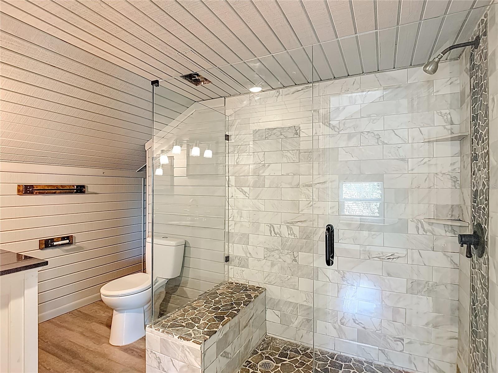 Image 42 of 70 For 2445 Glenview Drive