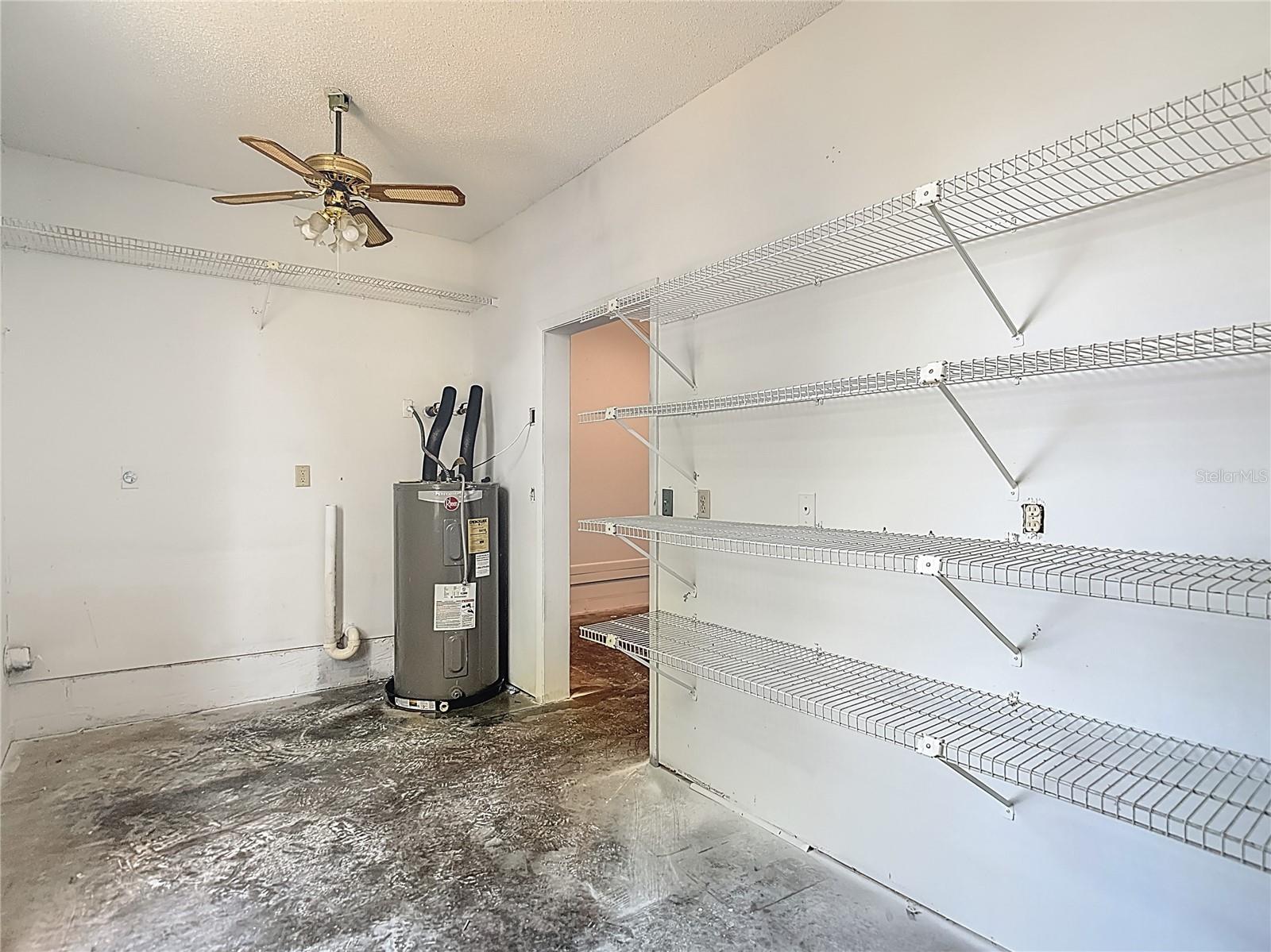 Image 49 of 70 For 2445 Glenview Drive