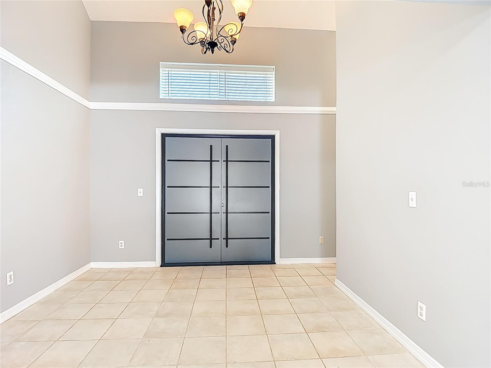 Image 6 of 70 For 2445 Glenview Drive