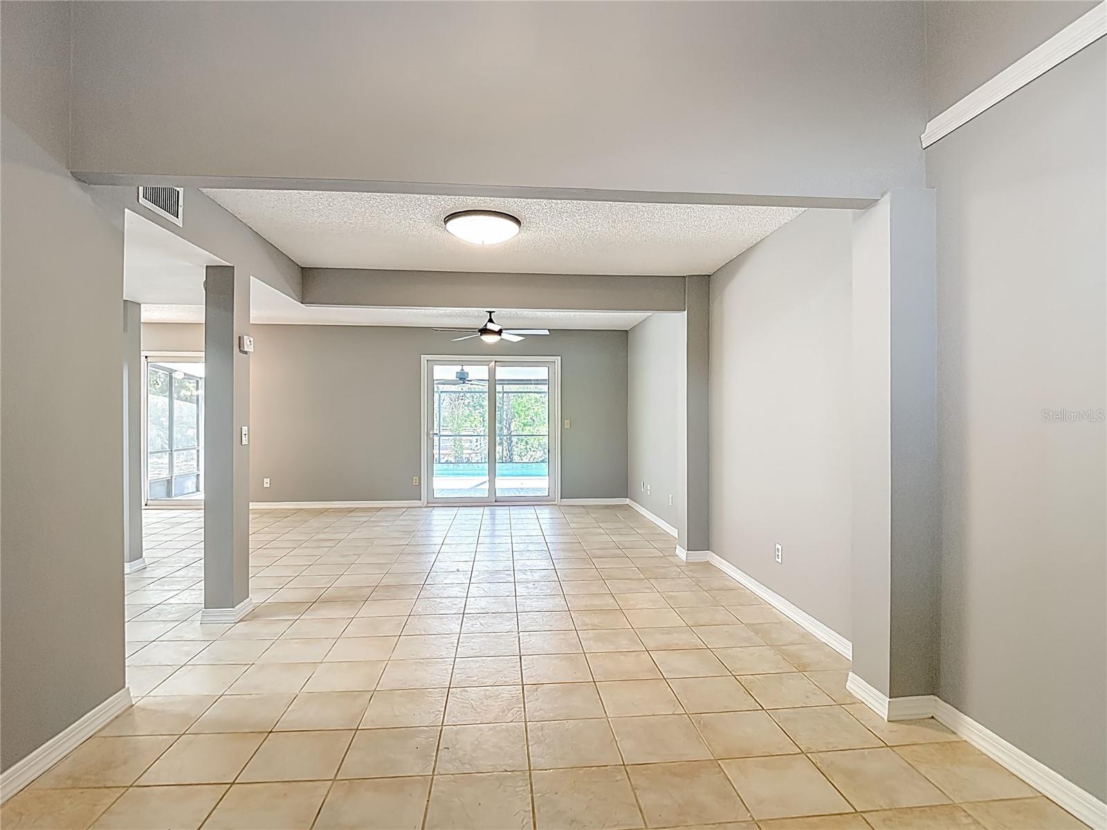 Image 7 of 70 For 2445 Glenview Drive