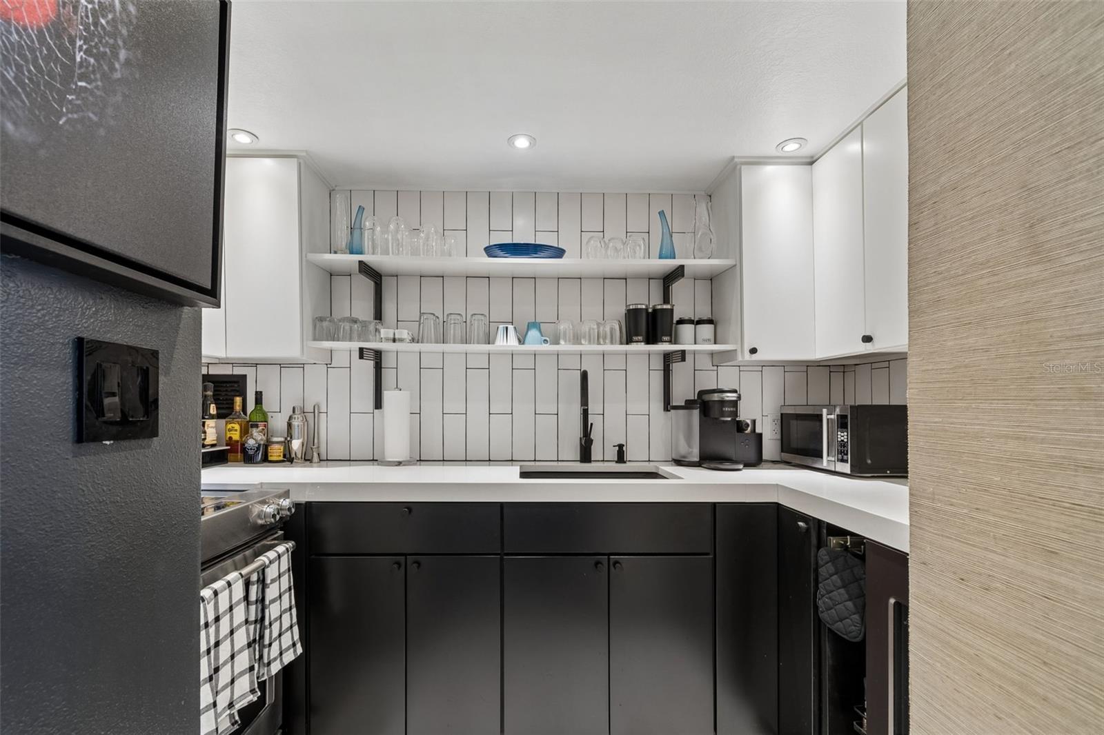 Image 10 of 42 For 880 Mandalay Ave  N703